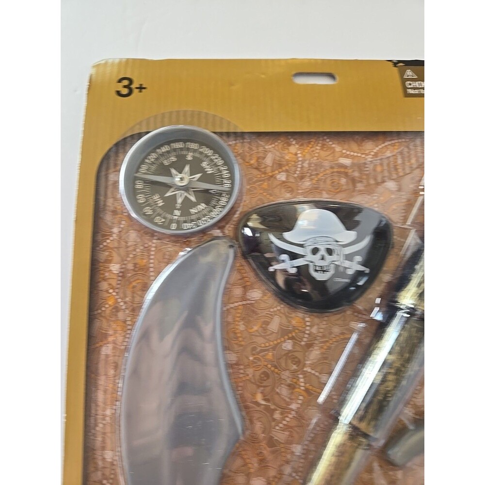 Walt Disney World Pirates of the Caribbean Captain Playset NEW Patch Sword Hook - Picture 2 of 9